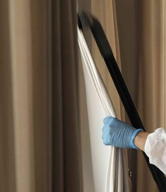 Techniques of curtain cleaning services